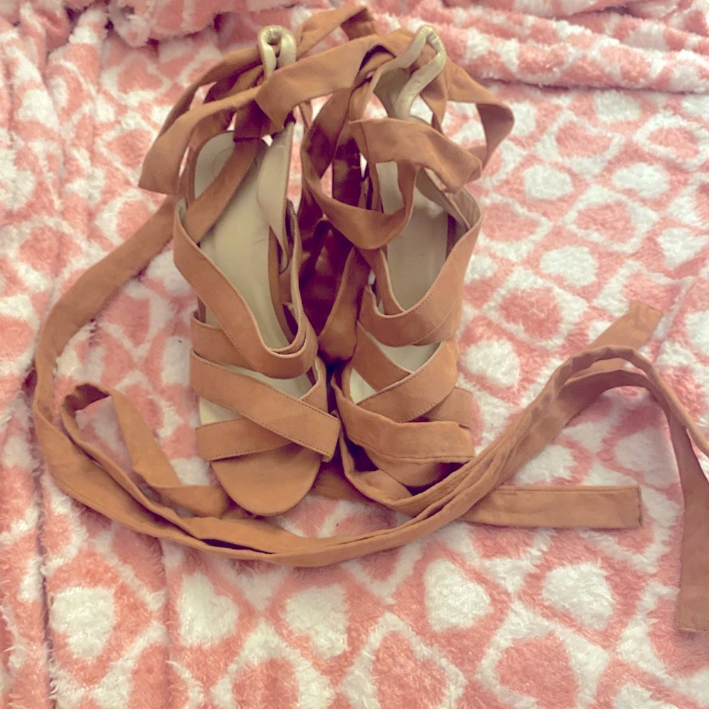 Wrap around heels
